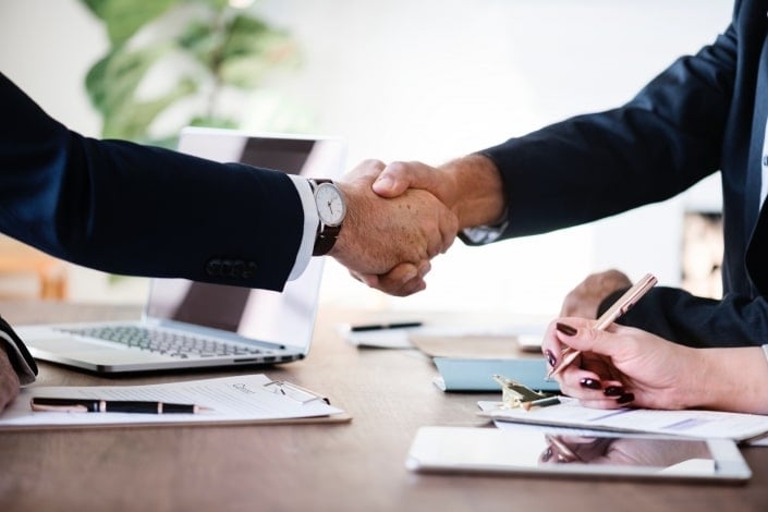 agreement-business-businessmen-886465 (1)